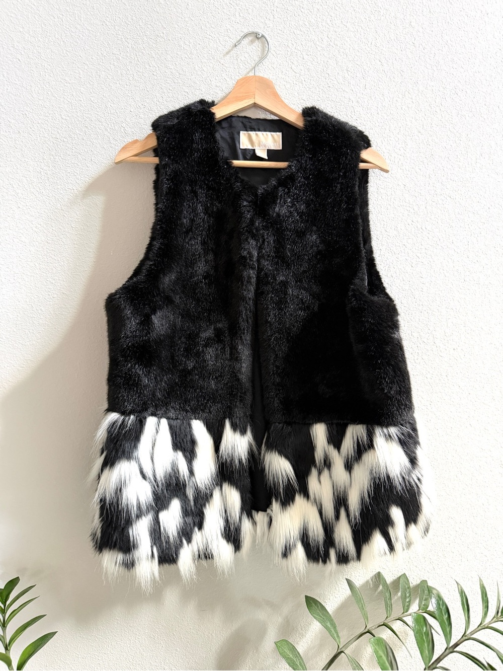 MICHAEL Michael Kors Black Faux Fur Vest Size M